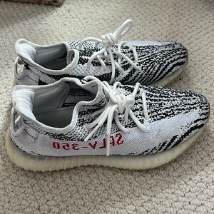 Yeezy Boost 350 V2 Zebra